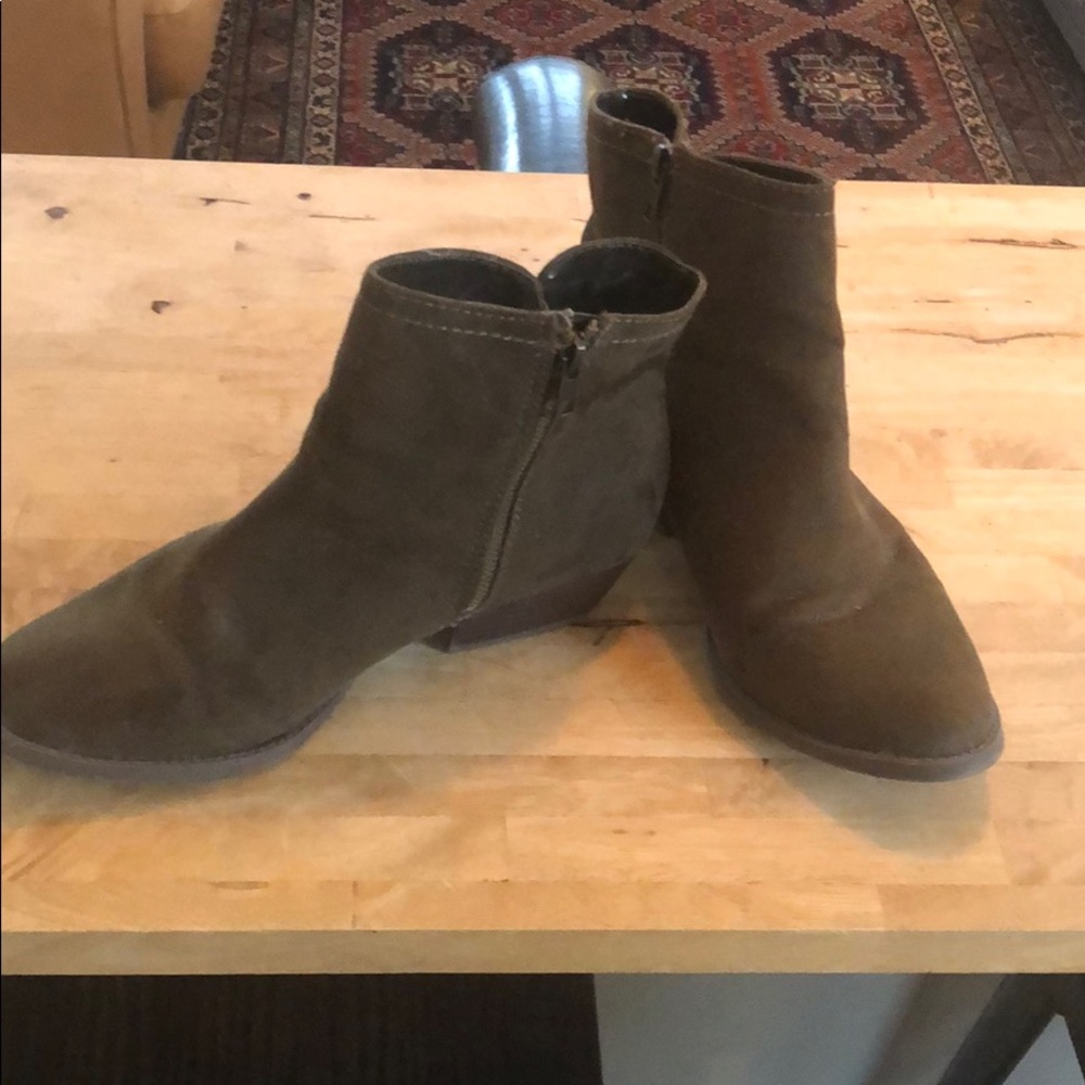 Faux suede Old Navy heeled booties